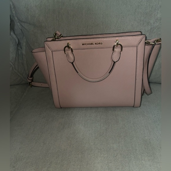 Michael kors powder blush pink purse - Picture 2 of 7